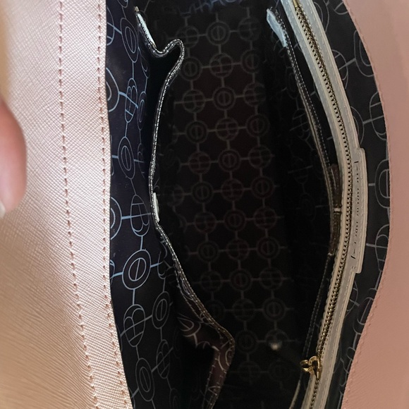 Henri Bendel pink west 57th small turnlock satchel - Picture 9 of 13